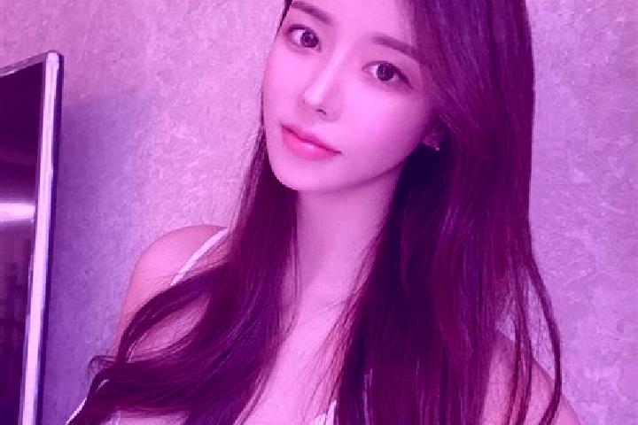 Isabella, 20 — Escort in Liebu, China
