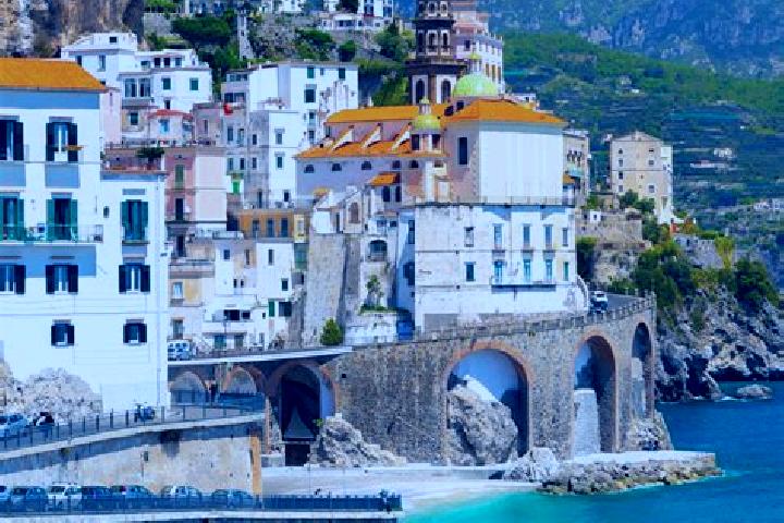 Isabella, 20 — Escort in Mirabella, Italy