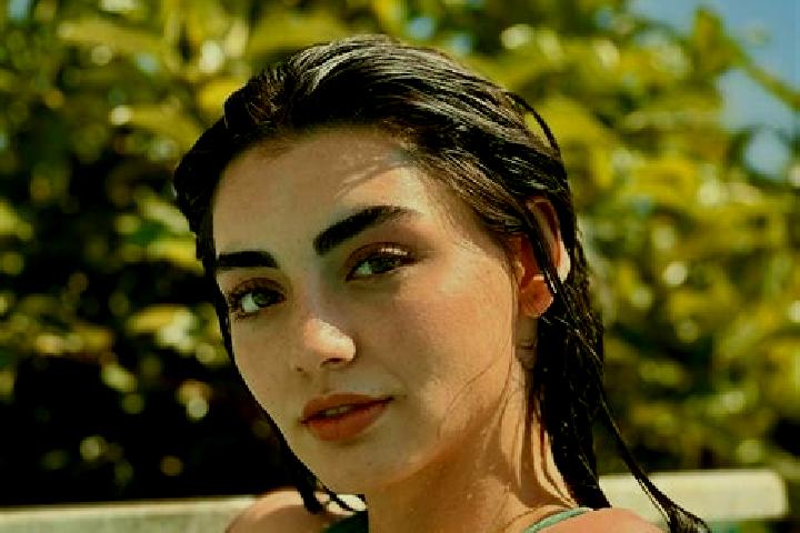 Isabella, 20 — Escort in Uyar, Russia