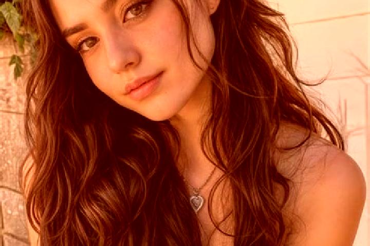 Isabella, 21, a auburn amber-eyed middle eastern companion based in Alcaucin. Offering Striptease, Duos, Roleplay, Domination. Available for incall and outca...