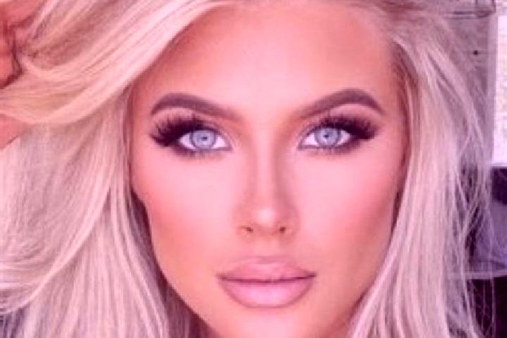 Isabella, 21, a platinum blonde hazel-eyed latina companion based in Loma Larga (Barrio de Loma Larga). Offering Duos, Massage, Roleplay, BDSM. Available for...