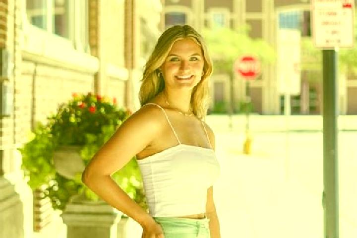 Isabella, 21 — Escort in De Pere, United States
