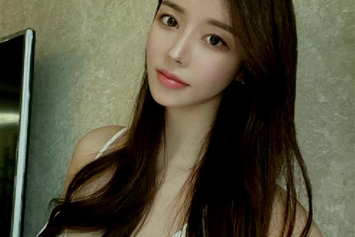 Isabella, 21 — Escort in Hoboksar, China