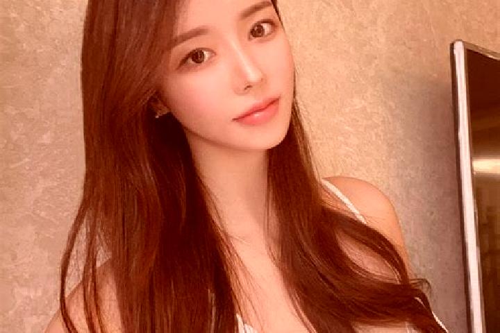 Isabella, 21 — Escort in Niaohe, China