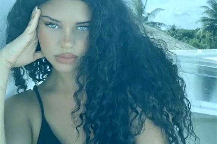Isabella, 22, a black grey-eyed latina companion based in Tombu. Offering Dinner Date, Girlfriend Experience, Couples, 69. Available for incall and outcall, ...