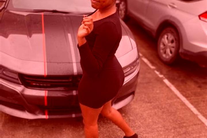 Isabella, 22, a red dark-eyed ebony companion based in Ras. Offering Fetish, Couples, Striptease. Available for incall and outcall, day and evening dates.