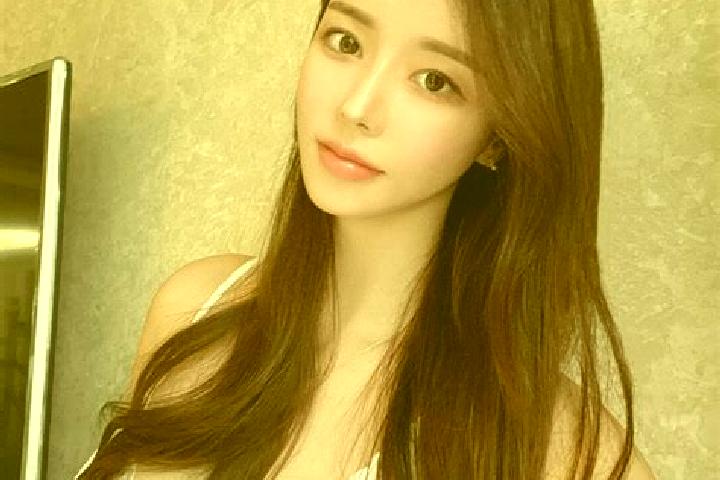 Isabella, 22 — Escort in Gyamco, China