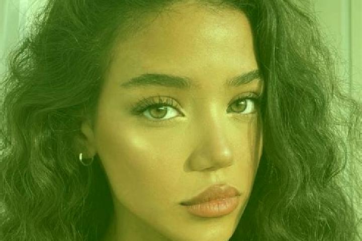 Isabella, 23, a black brown-eyed mediterranean companion based in Chorod. Offering A-Level, Travel Companion, 69. Available for incall and outcall, overnight...