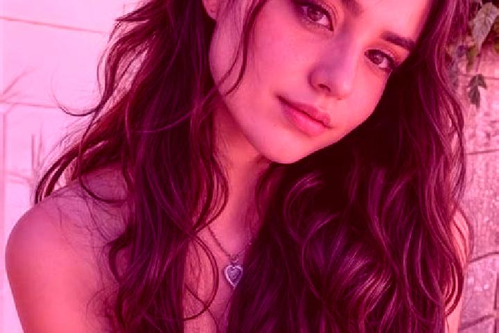 Isabella, 23, a brunette hazel-eyed slavic companion based in Pestisu Mare. Offering Dinner Date, Deep French Kissing, Tantra, Duos. Available for incall and...