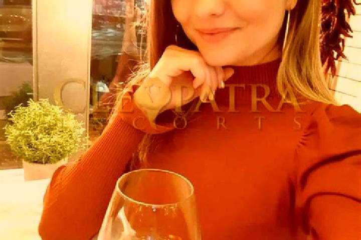 Isabella, 23, a chestnut blue-eyed european companion based in Poblado Cinco (Nuevo Villa Ojitlan). Offering Dinner Date, Erotic Massage, OWO, GFE. Available...