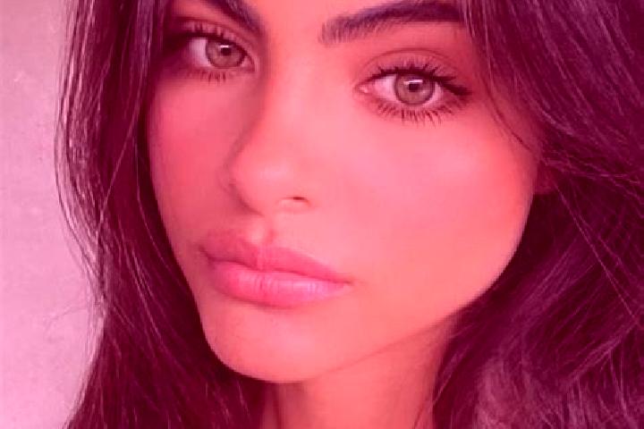 Isabella, 23, a red dark-eyed middle eastern companion based in Arosbaya. Offering CIM, Couples, BDSM. Available for incall and outcall, day and evening dates.