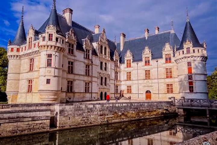 Isabella, 23 — Escort in Azay-le-Rideau, France