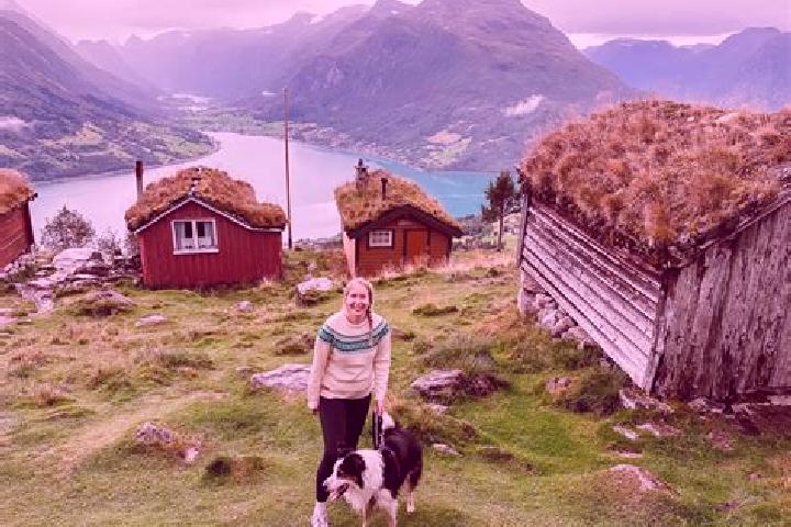 Isabella, 23 — Escort in Fjellstrand, Norway