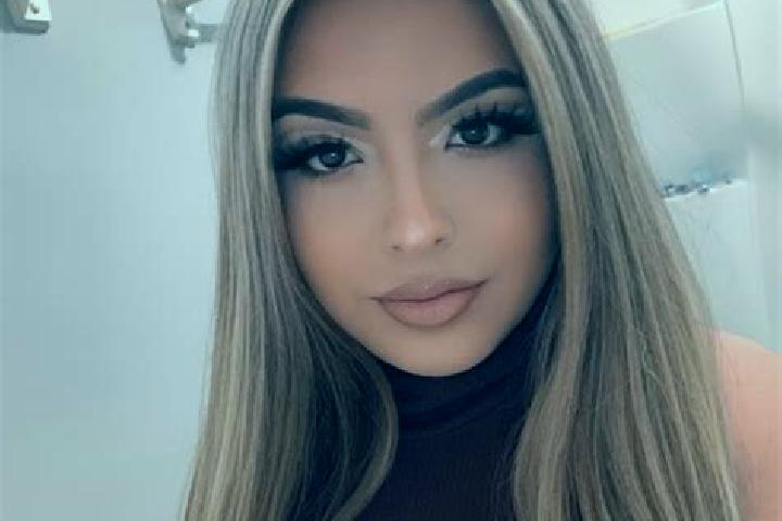 Isabella, 24, a blonde amber-eyed latina companion based in Rossla. Offering GFE, Dinner Date, Domination. Available for incall and outcall, overnight bookin...