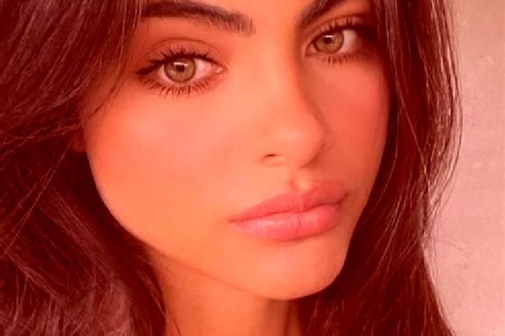 Isabella, 24, a brunette green-eyed mixed companion based in Dengteke. Offering Domination, CIM, 69, Erotic Massage, Deep French Kissing. Available for incal...
