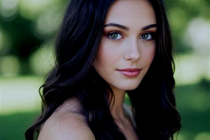 Isabella, 24, a red hazel-eyed caribbean companion based in Barzas. Offering Massage, Erotic Massage, Couples, Travel Companion. Available for incall and out...