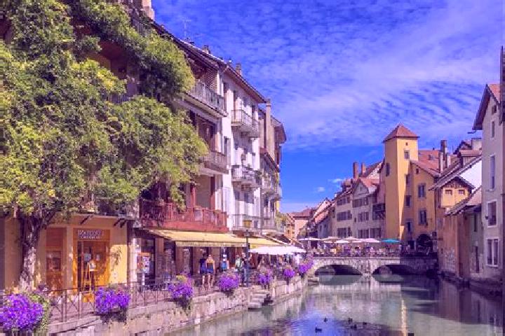 Isabella, 24 — Escort in Ahuille, France