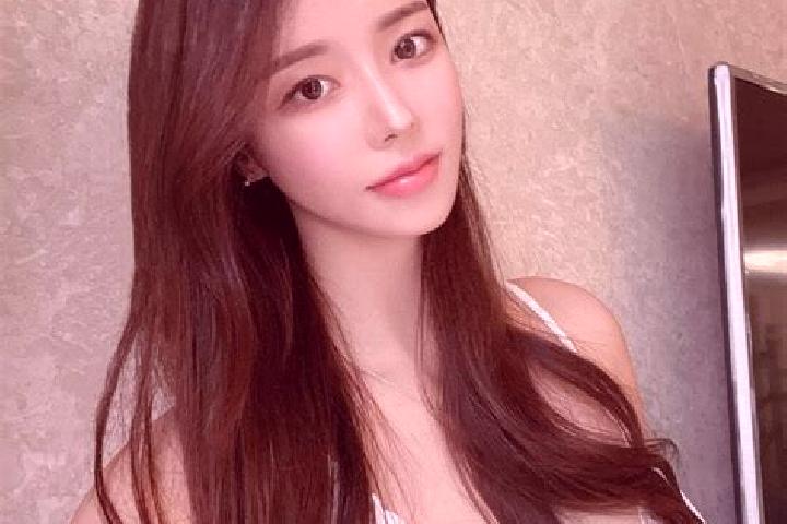 Isabella, 24 — Escort in Changkou, China