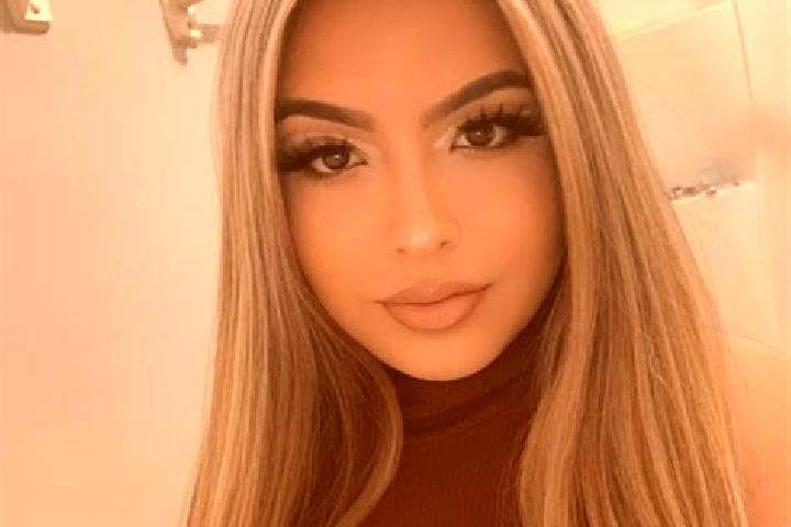 Isabella, 25, a blonde brown-eyed latina companion based in North Pole. Offering Roleplay, GFE, Domination, Duos, 69. Available for incall and outcall, overn...