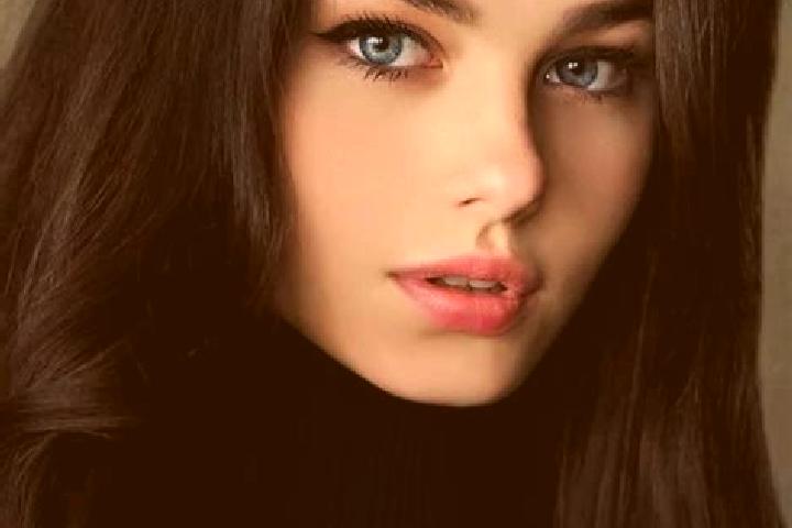 Isabella, 25, a brunette dark-eyed caucasian companion based in Mosar. Offering Erotic Massage, Prostate Massage, Dinner Date, CIM, Girlfriend Experience. Av...