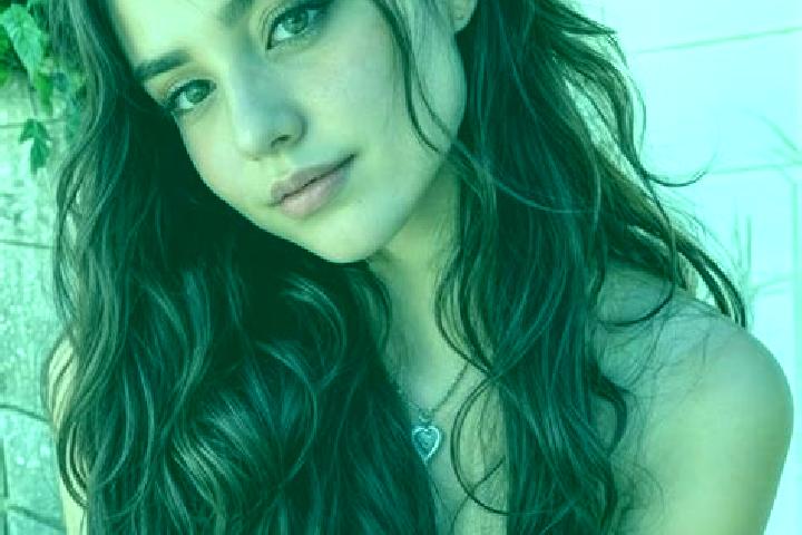 Isabella, 25, a chestnut hazel-eyed mixed companion based in Vermont Square. Offering Girlfriend Experience, Striptease, Fetish. Available for incall and out...