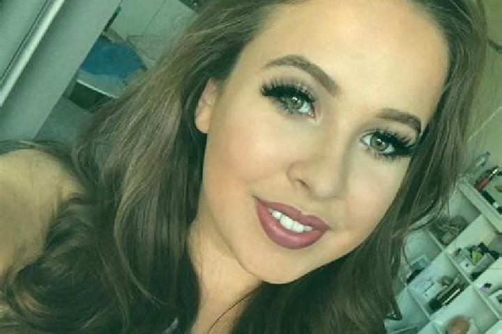 Isabella, 25, a dark blonde amber-eyed caucasian companion based in Obergurig. Offering Massage, Dinner Date, Prostate Massage, GFE, Striptease. Available fo...