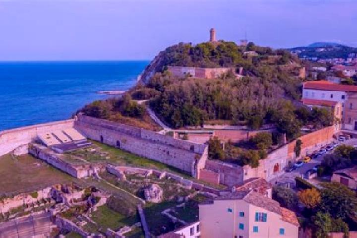 Isabella, 25 — Escort in Sant Elpidio a Mare, Italy