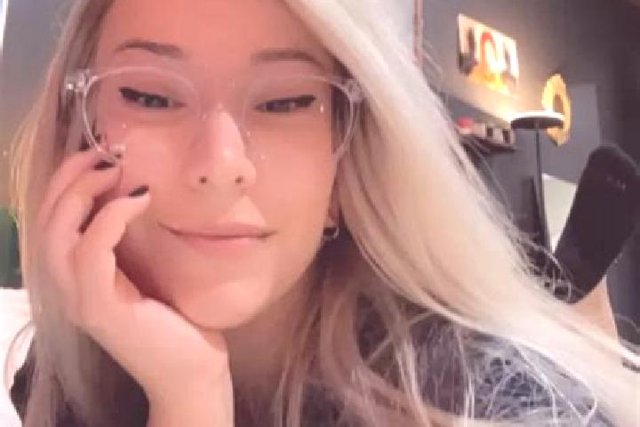 Isabella, 26, a blonde grey-eyed ebony companion based in Kornhill. Offering Erotic Massage, Dinner Date. Available for incall and outcall, overnight booking...