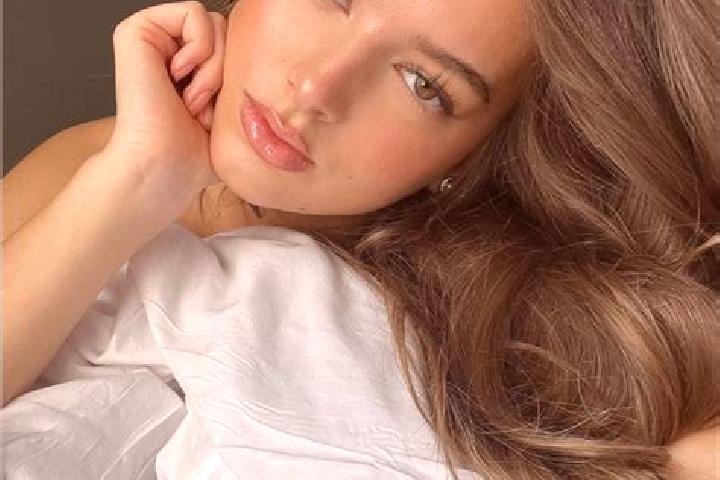 Isabella, 26, a chestnut grey-eyed latina companion based in Hollerich. Offering Girlfriend Experience, Couples, CIM, 69, Erotic Massage. Available for incal...