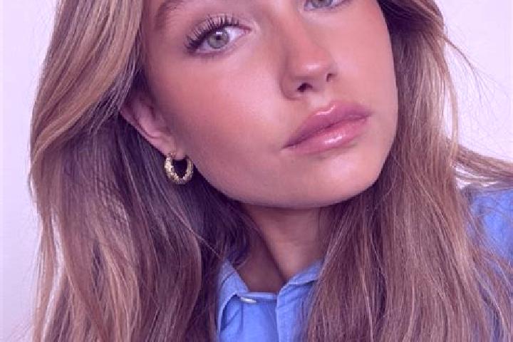 Isabella, 26, a dark blonde green-eyed ebony companion based in Ostashevo. Offering Tantra, Massage, BDSM, Striptease, Prostate Massage. Available for incall...