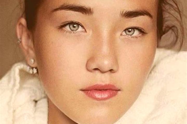 Isabella, 26, a red grey-eyed caucasian companion based in Ansauvillers. Offering Fetish, Erotic Massage, 69. Available for incall and outcall, day and eveni...