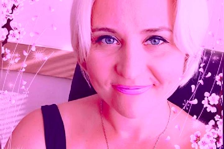 Isabella, 26 — Escort in Poninka, Ukraine