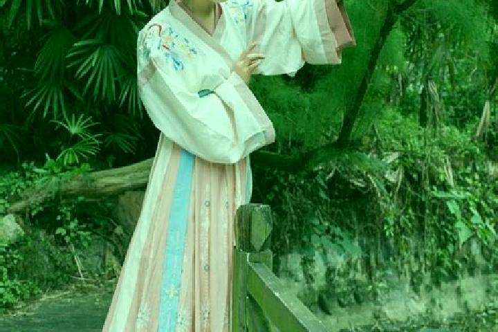 Isabella, 26 — Escort in Xianxia, China