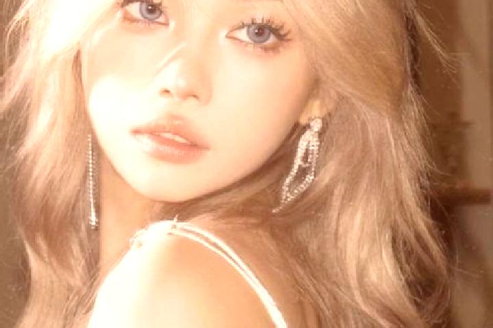 Isabella, 27, a blonde grey-eyed asian companion based in South Haven. Offering Girlfriend Experience, OWO, Travel Companion, Fetish, A-Level. Available for ...
