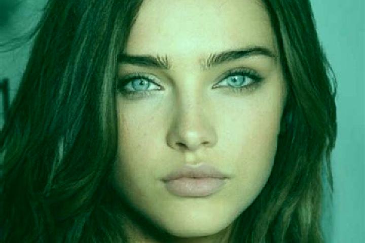 Isabella, 27, a brunette amber-eyed indian companion based in Bileca. Offering CIM, Party Girl, Roleplay. Available for incall and outcall, day and evening d...