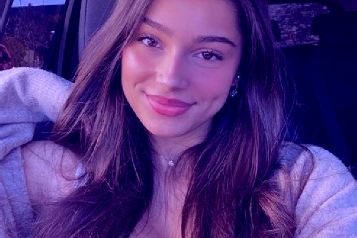 Isabella, 27, a brunette blue-eyed slavic companion based in Kafur. Offering Domination, 69, Party Girl, Couples, Overnight. Available for incall and outcall...