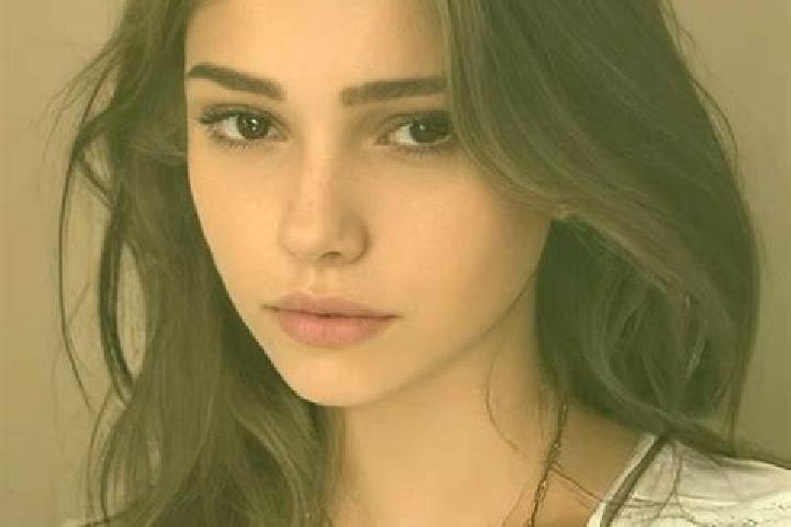 Isabella, 27, a chestnut green-eyed slavic companion based in Turbo. Offering Duos, Party Girl, 69, GFE, Couples. Available for incall and outcall, overnight...