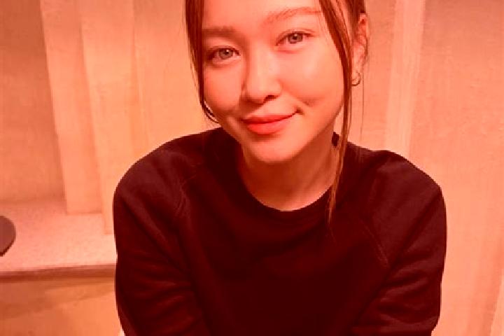 Isabella, 27, a dark blonde blue-eyed asian companion based in Guiricema. Offering CIM, Party Girl, GFE, OWO. Available for incall and outcall, day and eveni...