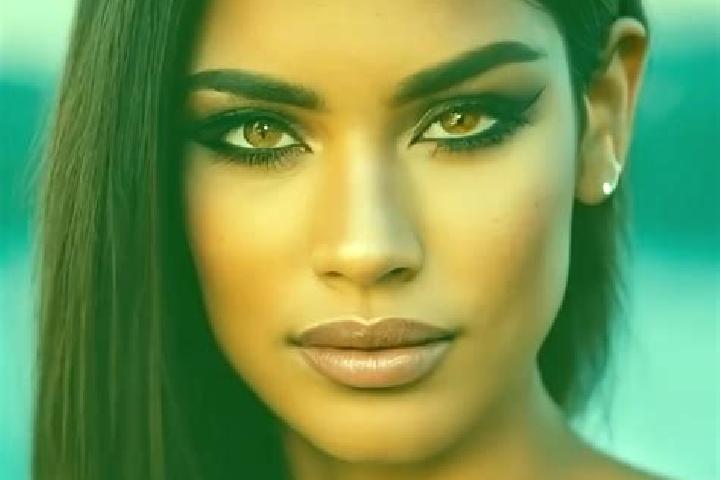 Isabella, 27, a dark blonde dark-eyed latina companion based in Drazenci. Offering OWO, Striptease, Domination. Available for incall and outcall, day and eve...
