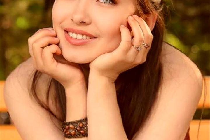 Isabella, 27, a red blue-eyed asian companion based in Zarraton. Offering Roleplay, Couples, Massage. Available for incall and outcall, day and evening dates.