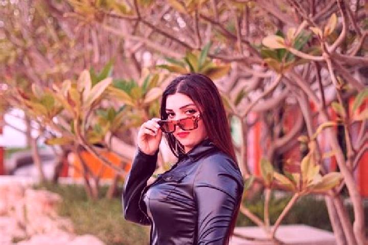 Isabella, 27 — Escort in Saman, Iran