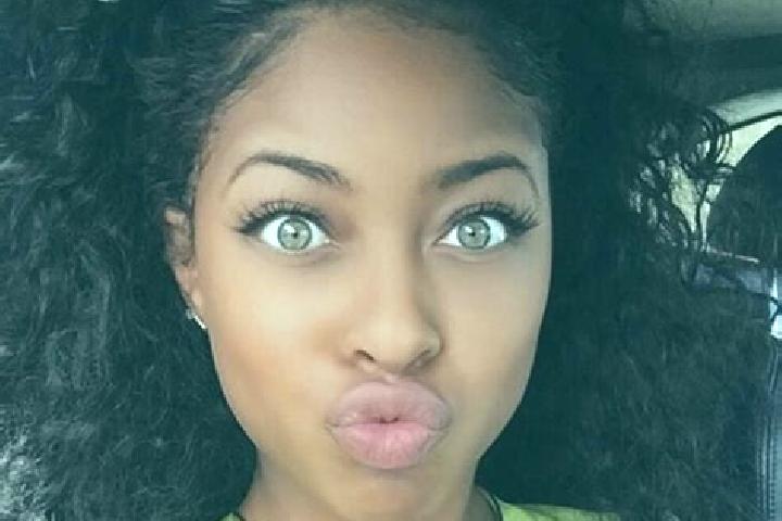 Isabella, 28, a black green-eyed ebony companion based in Saint-Leu. Offering Striptease, BDSM, Domination, Erotic Massage, Dinner Date. Available for incall...