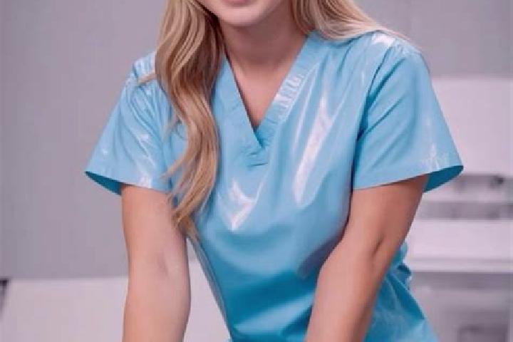 Isabella, 28, a blonde amber-eyed ebony companion based in Duy Xuyen. Offering Overnight, Massage, Fetish, Roleplay. Available for incall and outcall, day an...