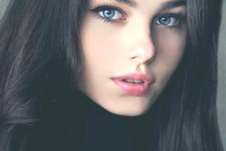 Isabella, 28, a brunette grey-eyed caucasian companion based in Bonsin. Offering Massage, Prostate Massage, Party Girl. Available for incall and outcall, day...