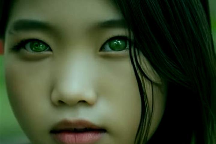 Isabella, 28, a red green-eyed asian companion based in Pantelitz. Offering OWO, Deep French Kissing, Party Girl, BDSM. Available for incall and outcall, ove...