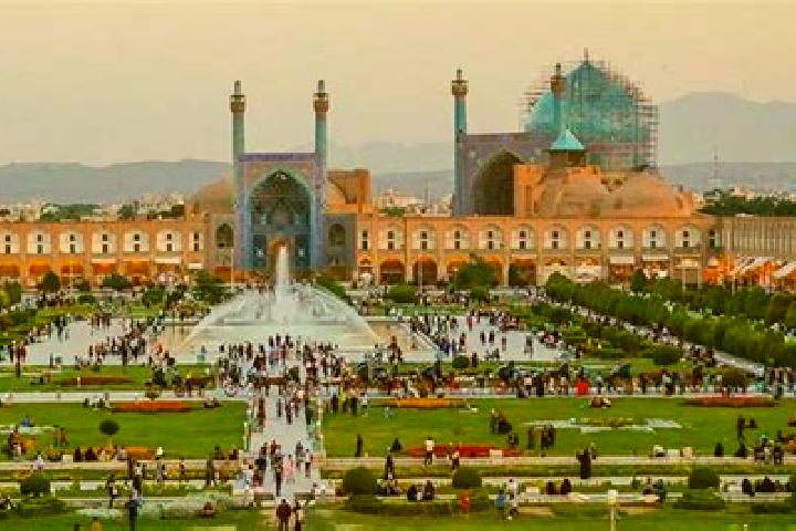 Isabella, 28 — Escort in Barg-e Jahan, Iran
