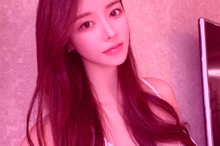 Isabella, 28 — Escort in Guangning, China