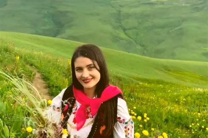 Isabella, 28 — Escort in Mbrakull, Albania