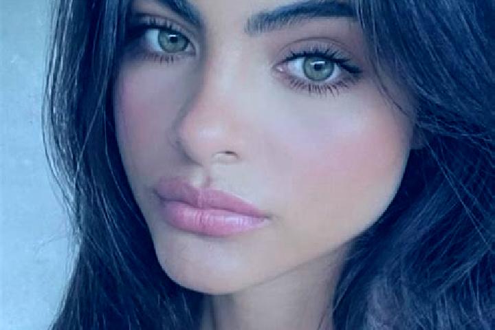 Isabella, 29, a chestnut dark-eyed indian companion based in Bansalan. Offering BDSM, Striptease, CIM, Massage. Available for incall and outcall, overnight b...