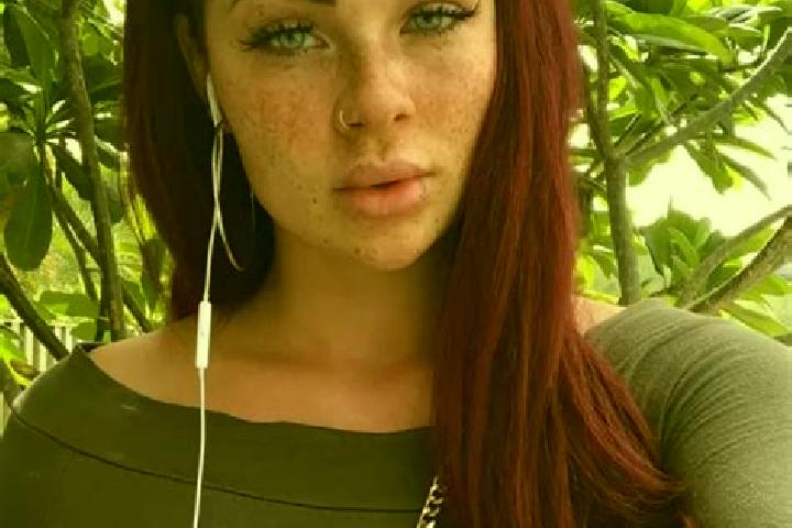 Isabella, 29, a red dark-eyed european companion based in Umag. Offering OWO, GFE, CIM, Dinner Date. Available for incall and outcall, day and evening dates.